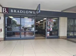 Courier Driver – Bradlows